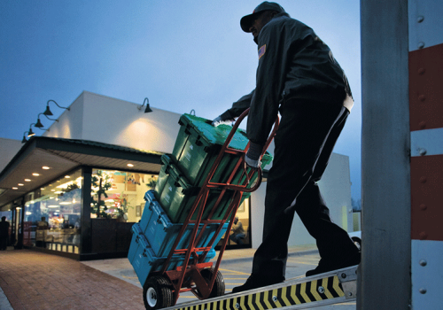 690a5f1029eec_truck-delivery